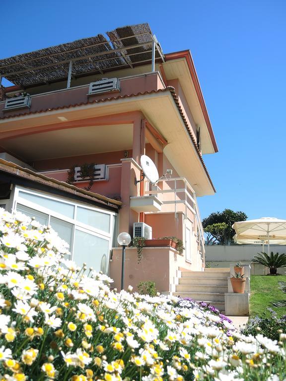 Le Ninfe Bed And Breakfast Anzio Buitenkant foto